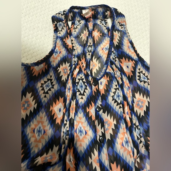 No boundaries button up sleeveless blouse tank top - Picture 5 of 9